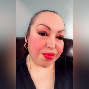 Meet your Posher, Mercedes